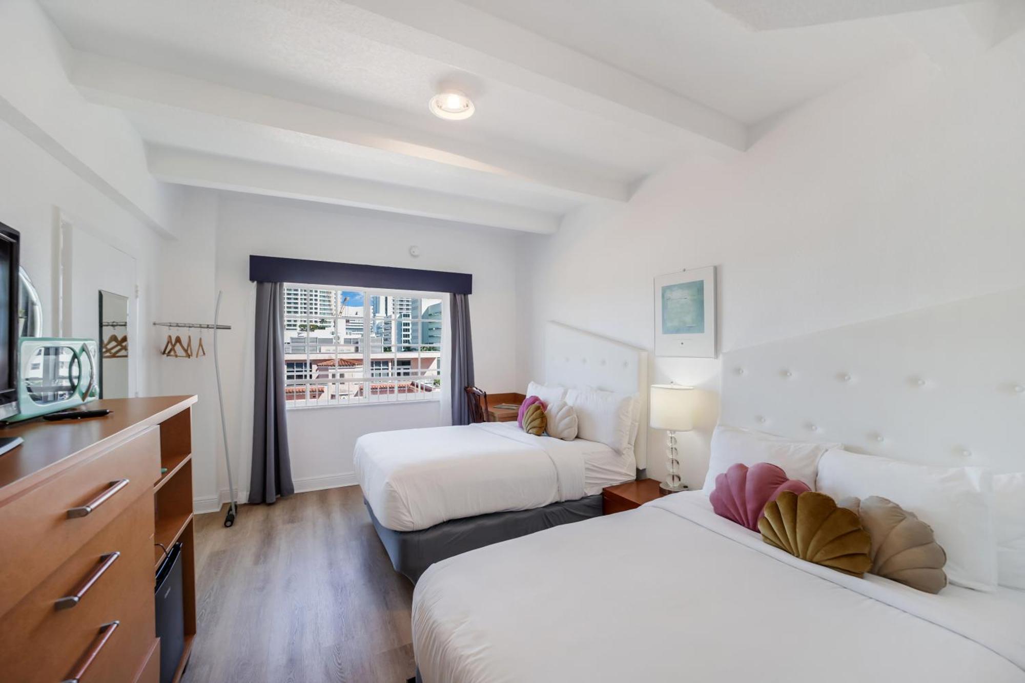 Ocean Spray Hotel Miami Beach Exterior photo