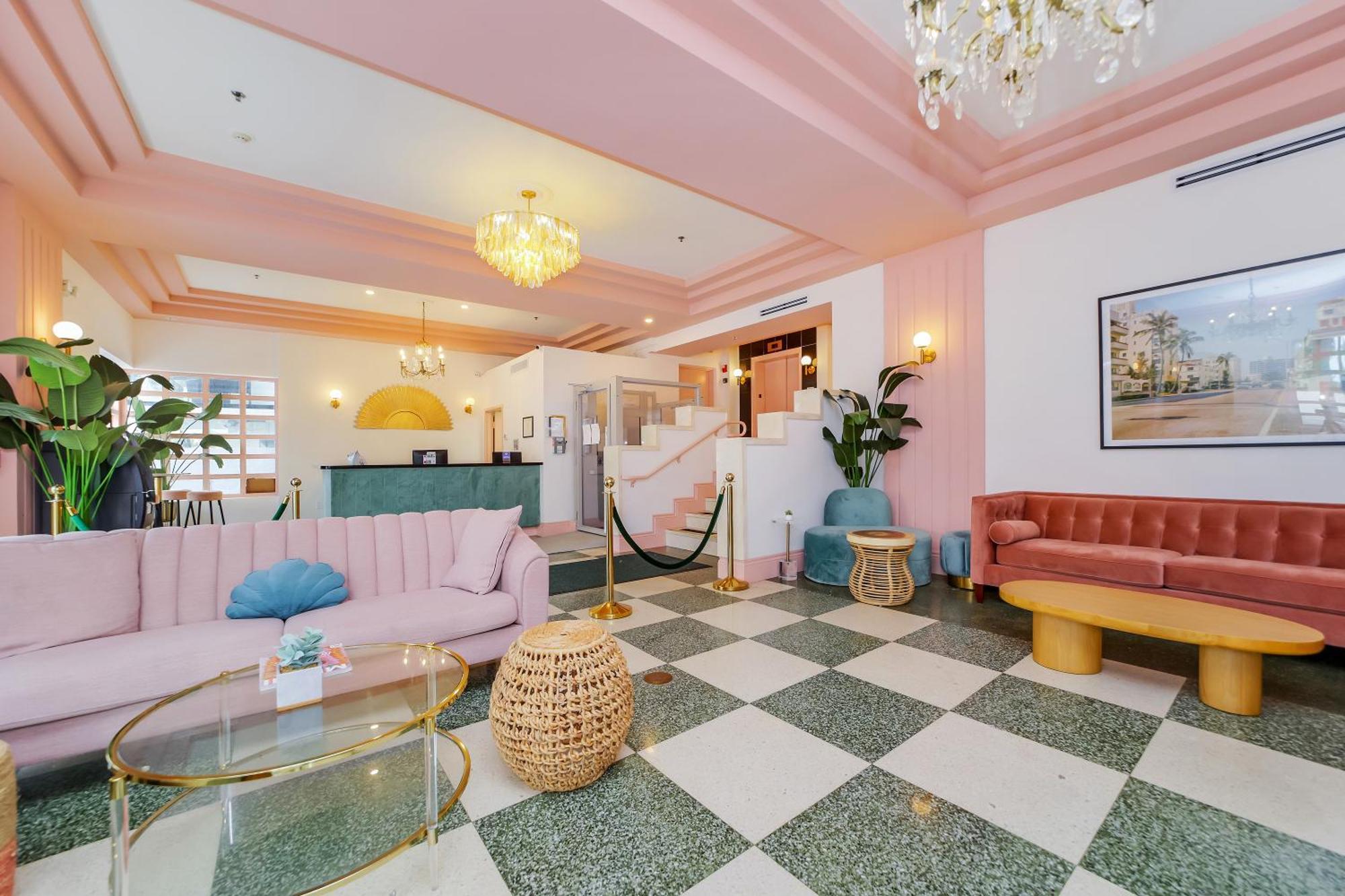 Ocean Spray Hotel Miami Beach Exterior photo