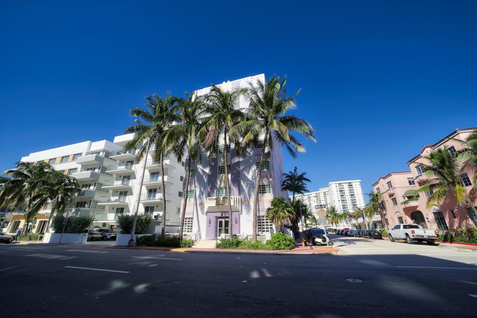 Ocean Spray Hotel Miami Beach Exterior photo