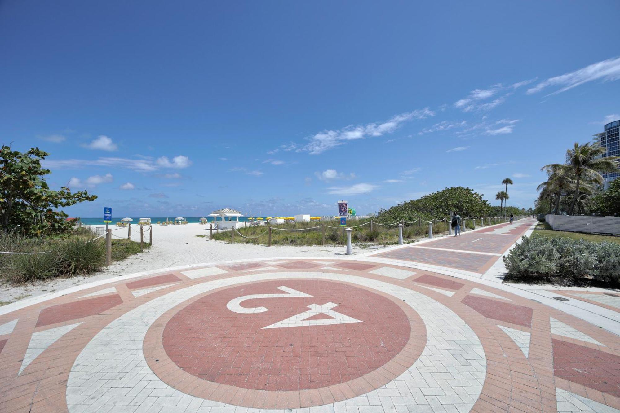 Ocean Spray Hotel Miami Beach Exterior photo