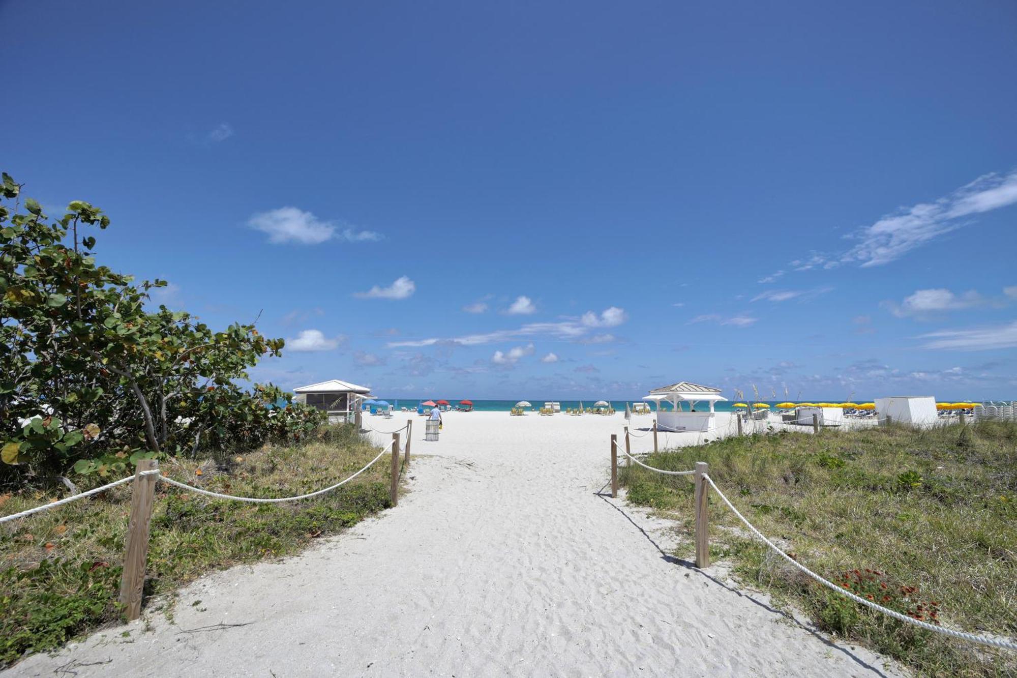 Ocean Spray Hotel Miami Beach Exterior photo