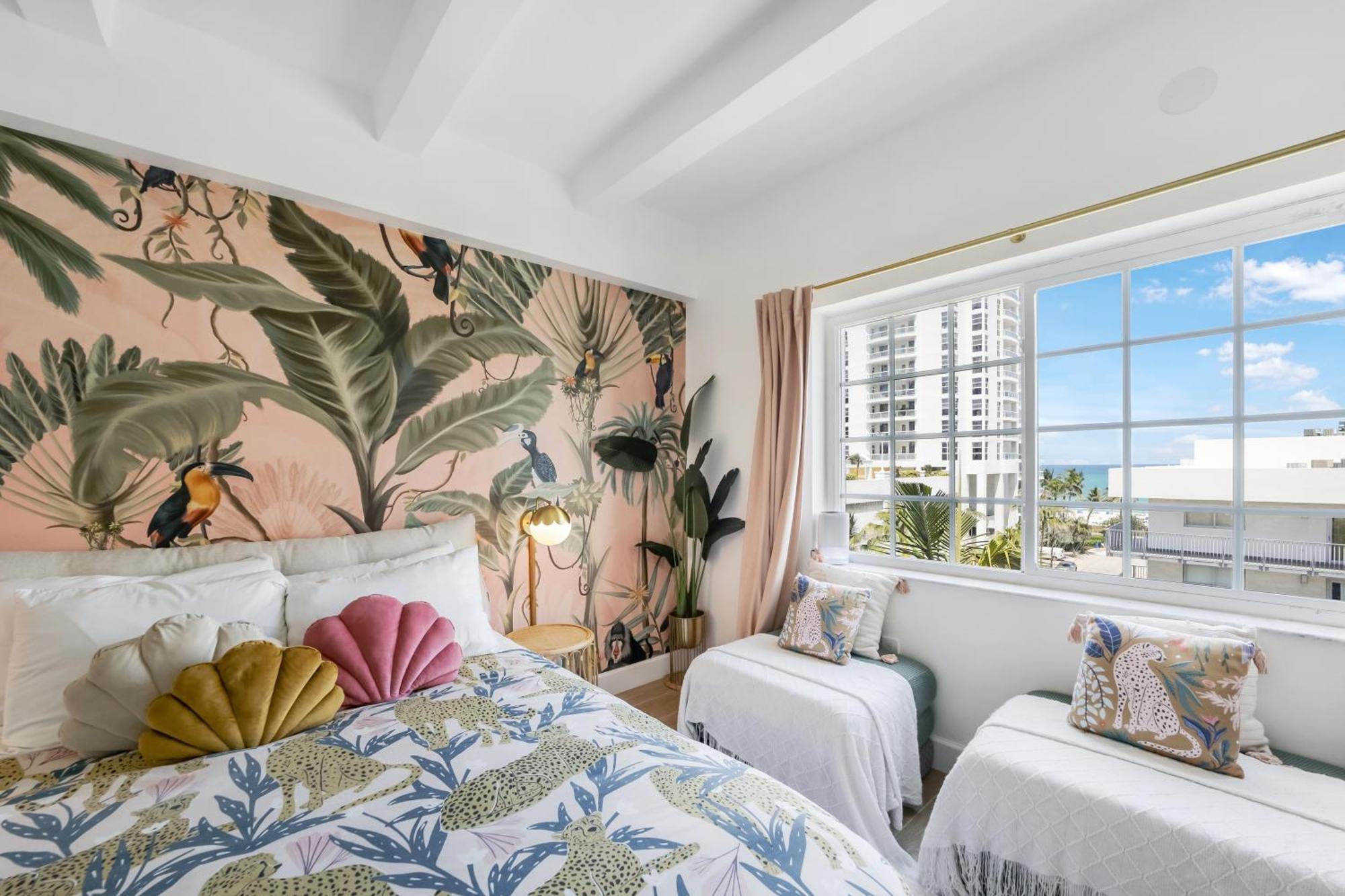 Ocean Spray Hotel Miami Beach Exterior photo